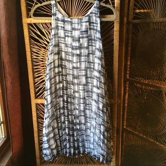 BB Dakota Dresses & Skirts - BB DAKOTA Leah Pleated Plaid Shift Dress Small